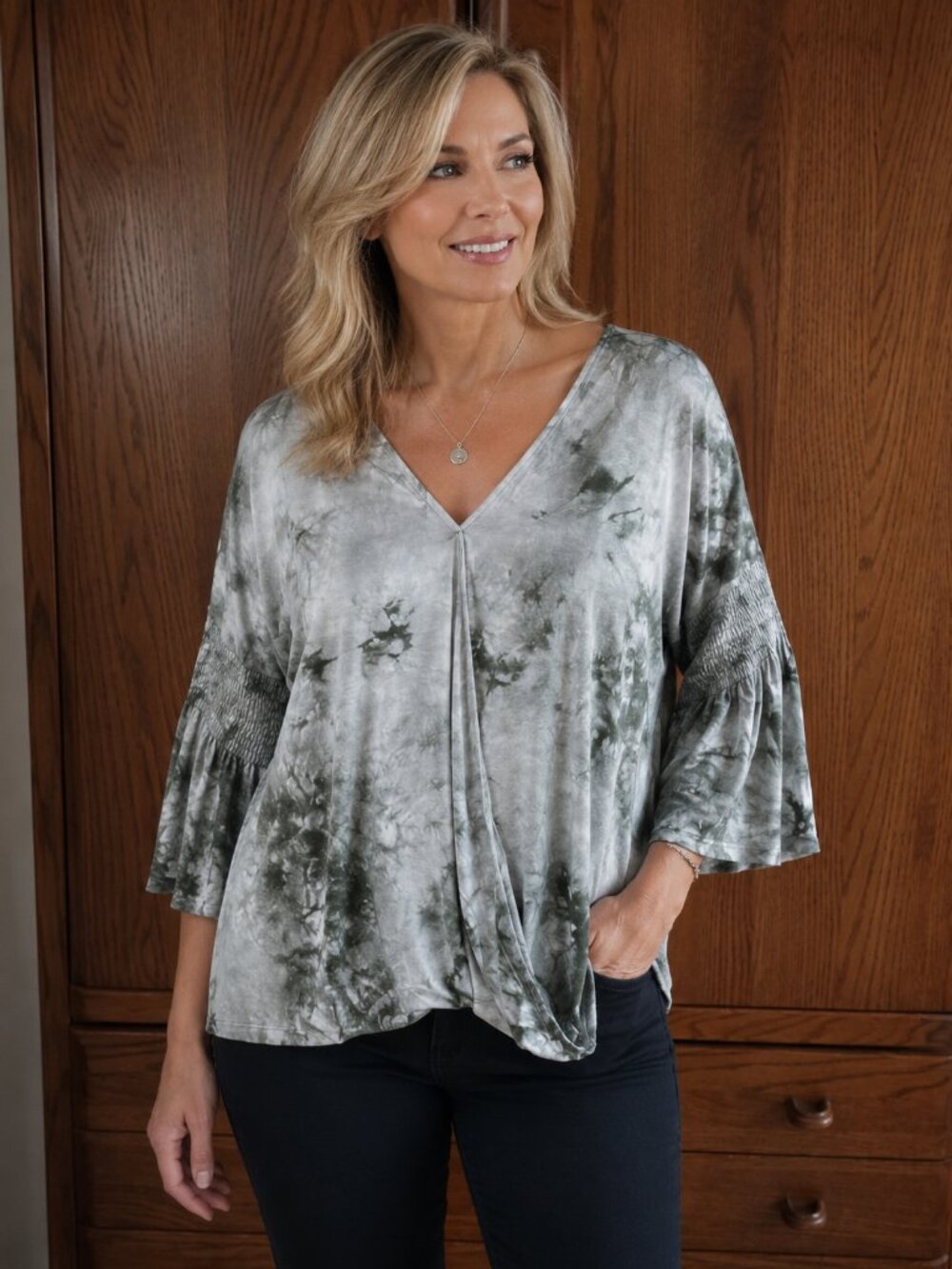 Plus-size tie-dye blouse (1X) NWT Bo Beau